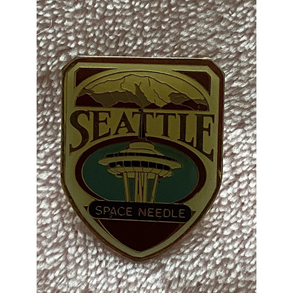 Seattle Washington Space Needle Mt Rainier Travel Souvenir Lapel Hat Pin Pinback